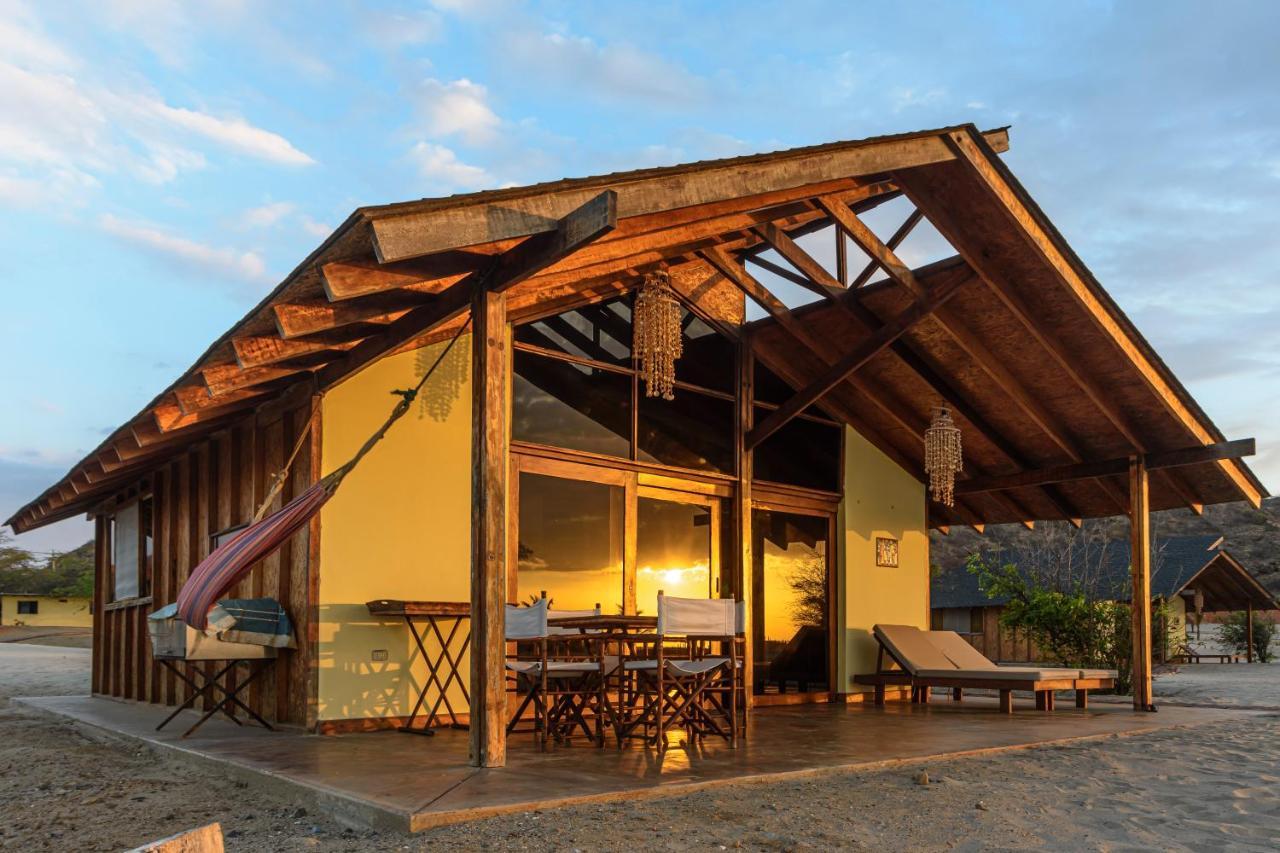 Wallac Bungalows Canoas De Punta Sal Exterior photo